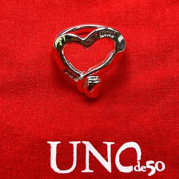 2023 UNode50 אירופאי ואמריקאי גבוהה באיכות מעולה בצורת לב נשים הטבעת של החג התכשיטים בשקית מתנה