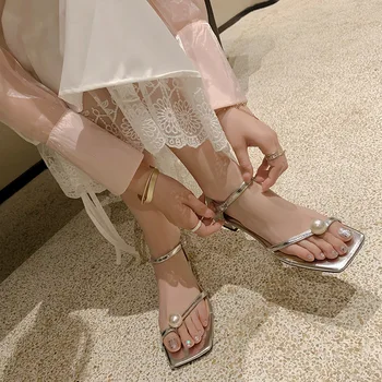 פרל Chaussures פאטאל שטוח נעלי נשים חמים פאטוס Mujer עם עקבים נמוכים Sandalias עגול הבוהן סנדלים אבזם רצועה Sapatos Feminino